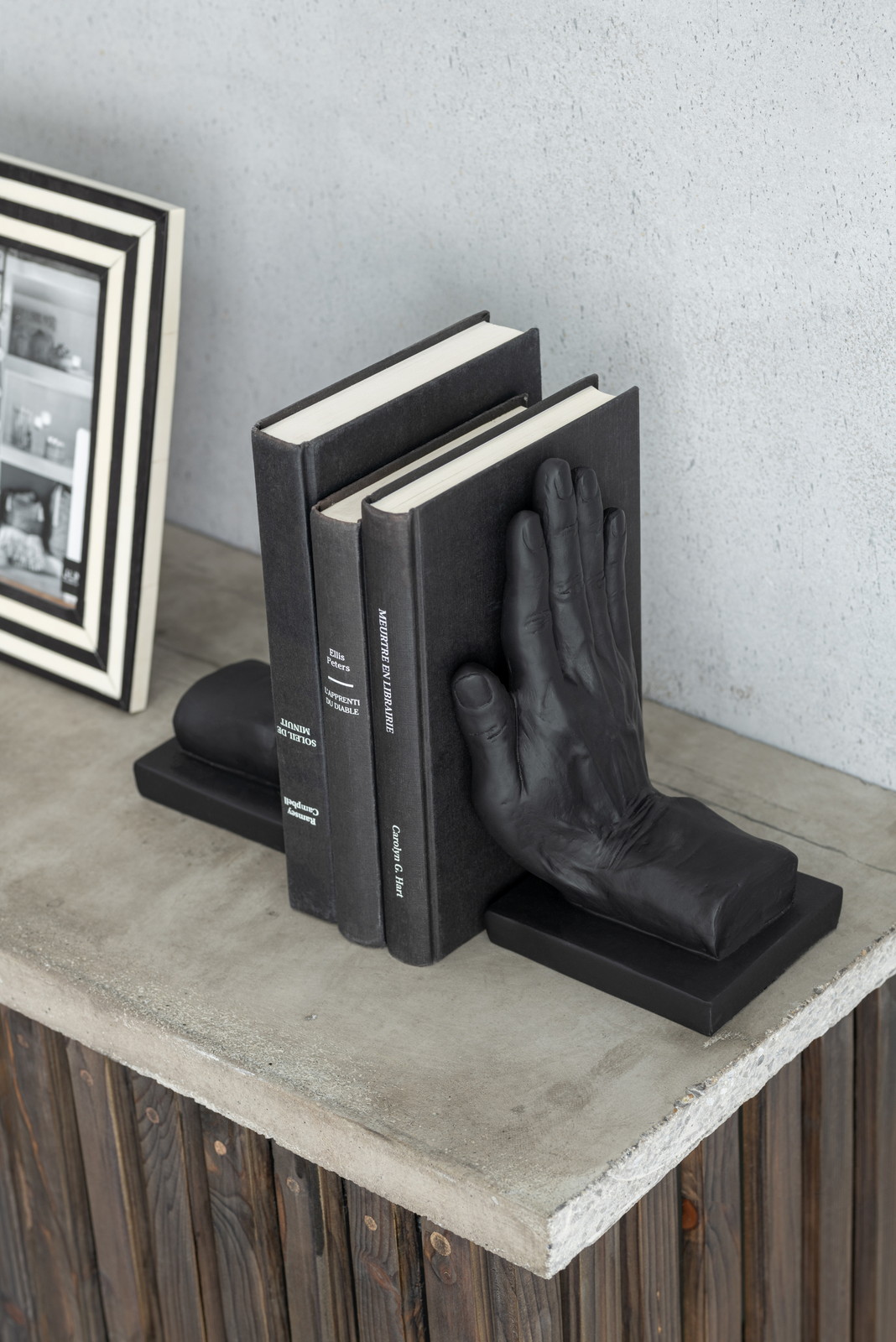 S/2 BOOKEND HANDS POLY B
