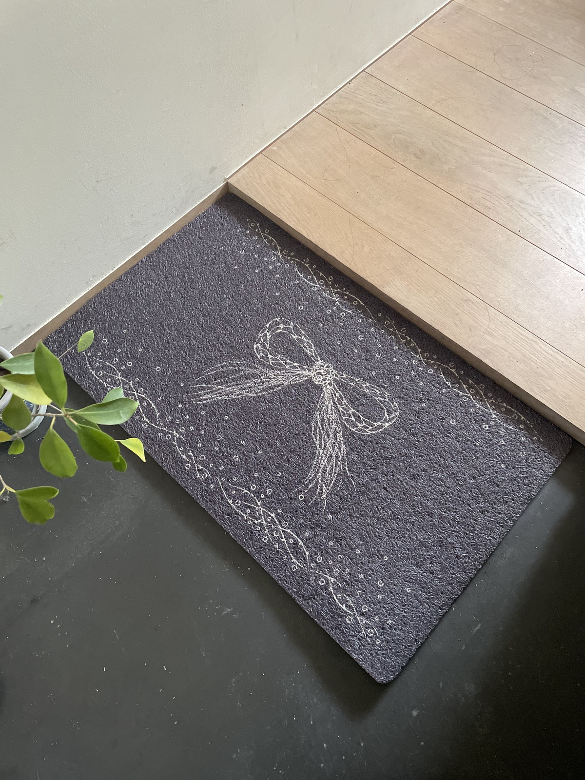 �y�l��z���s�z̶̶�׽ϯ� Ribbon