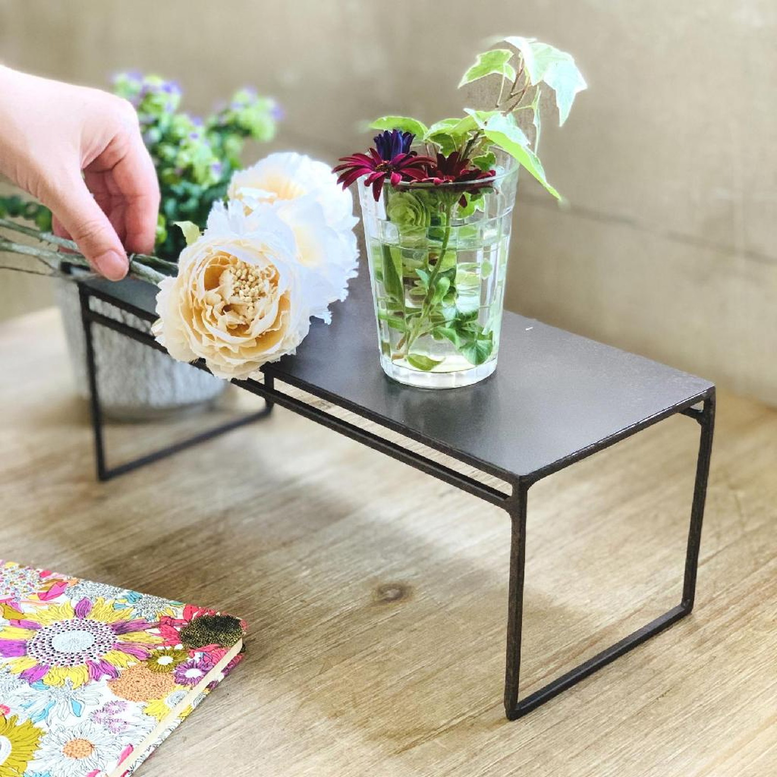 【個人宅配送不可】ジョセフアイアンディスプレイ台ワイドMサイズ