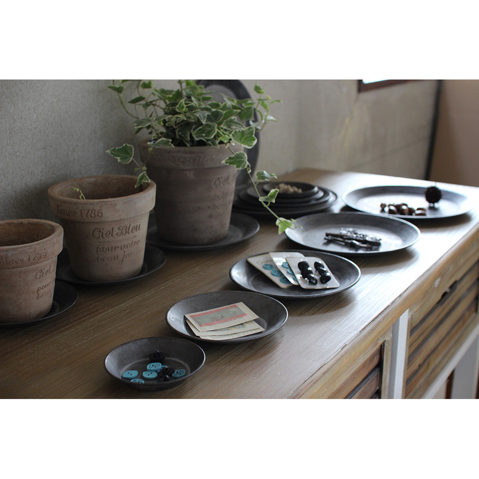 【個人宅配送不可】ブリキラウンドトレイLサイズ