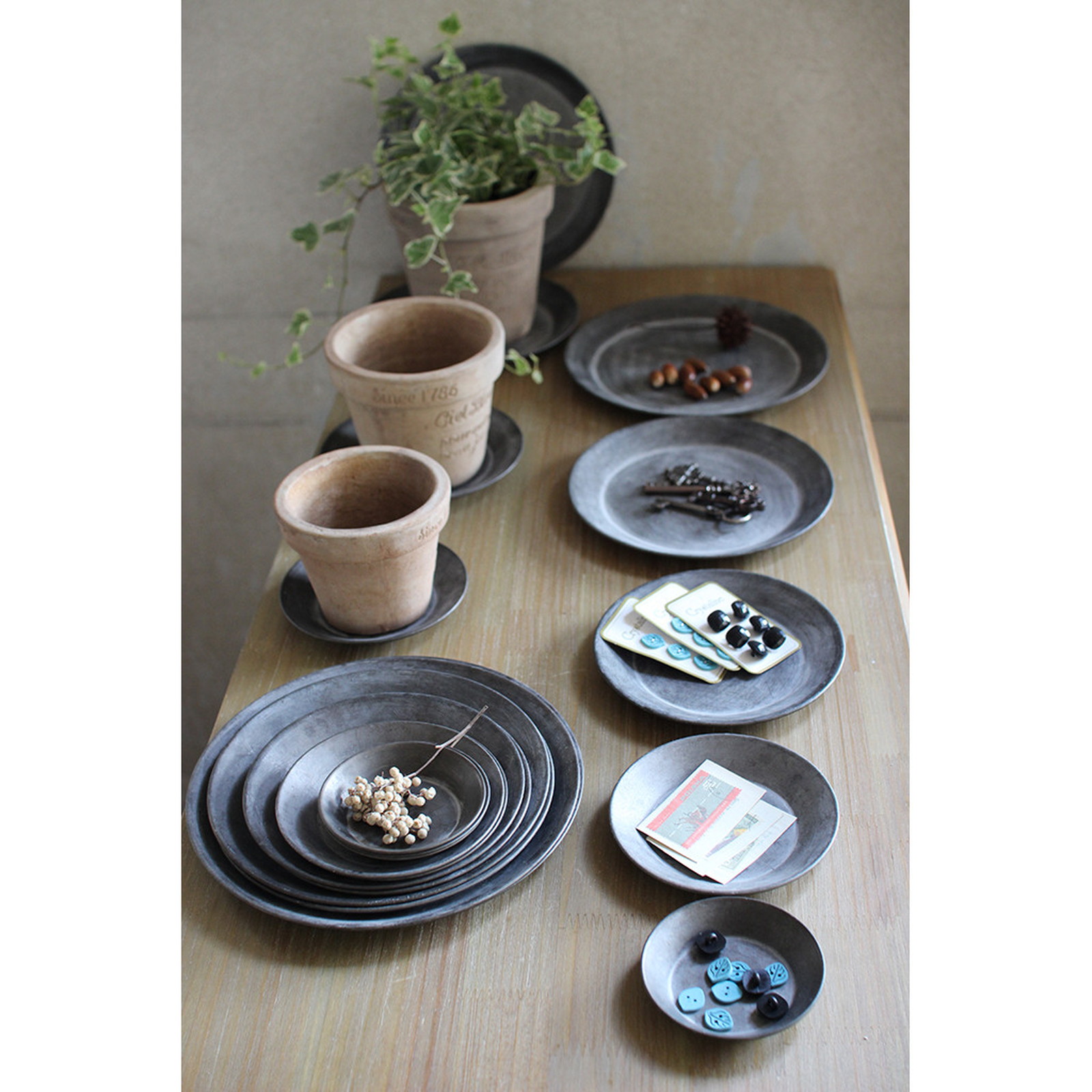 【個人宅配送不可】ブリキラウンドトレイLサイズ