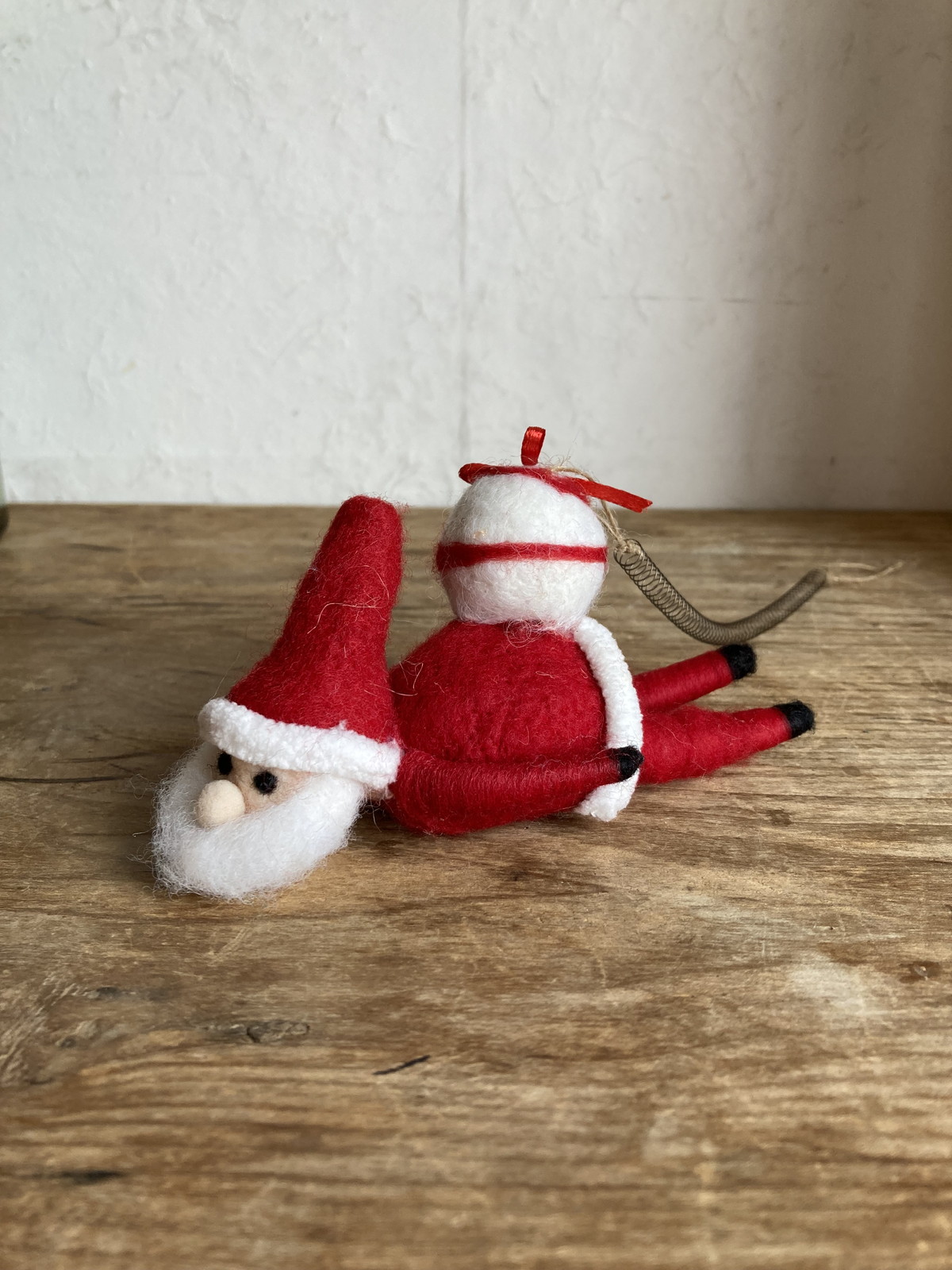 【個人宅配送不可】フェルト びよんびよんオーナメント サンタ