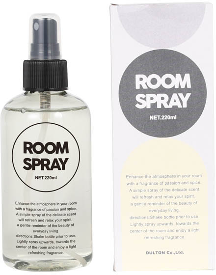 ylzszyʓrzROOM SPRAY 220ML BLACK FOREST