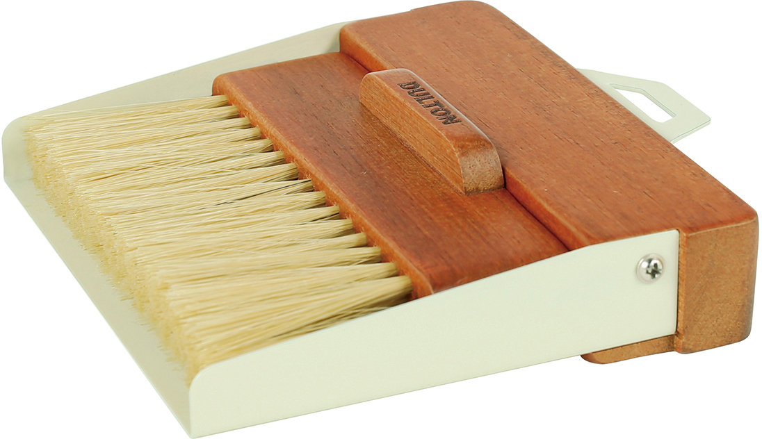 ylzszyʓrzDUSTPAN AND BRUSH IVORY