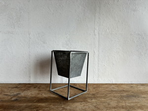 【個人宅配送不可】ブリキスタンドプランター Lサイズ