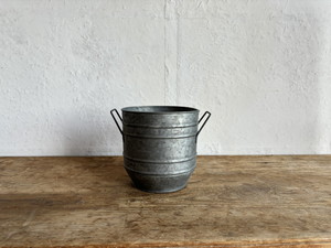 【個人宅配送不可】ブリキハンドルポット ロウ